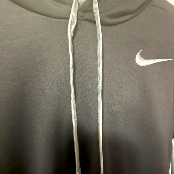 Nike Men's Black Hoodie with White Logo - Picture 2 of 9